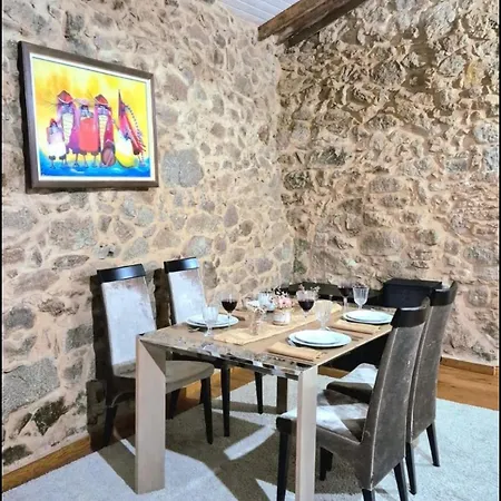 En La Ribeira Sacra A Granxa Chalé
