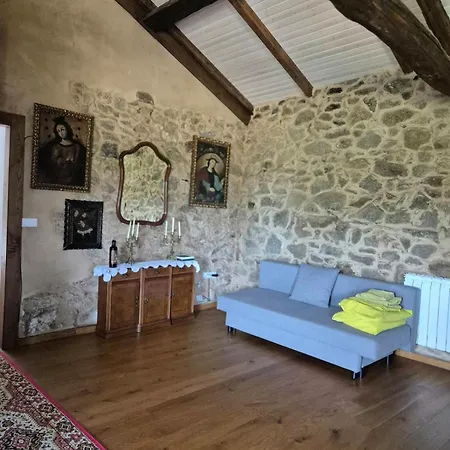 En La Ribeira Sacra A Granxa Chalé Ferreira